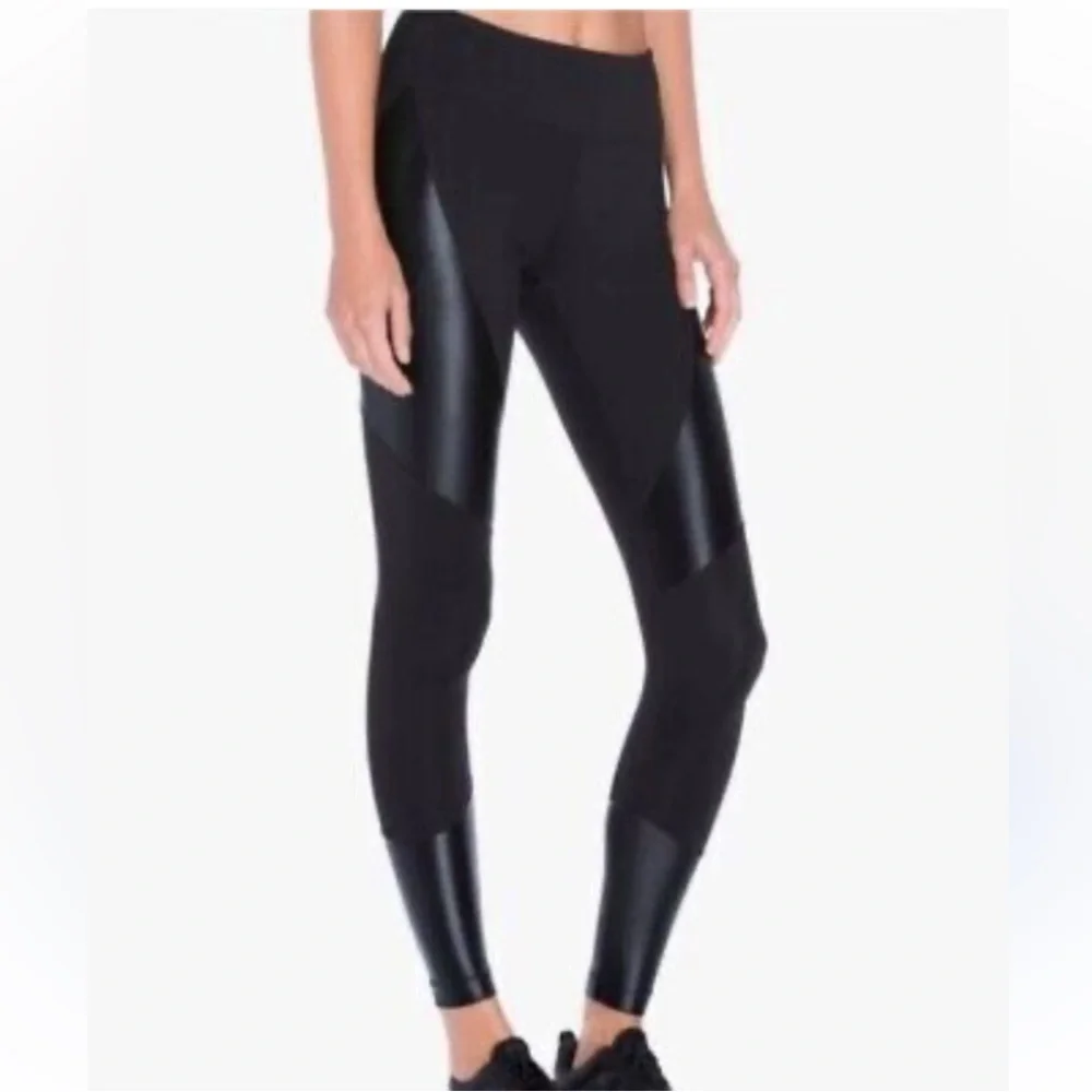 Koral Forge Mid‎ Rise Athletic Legging
